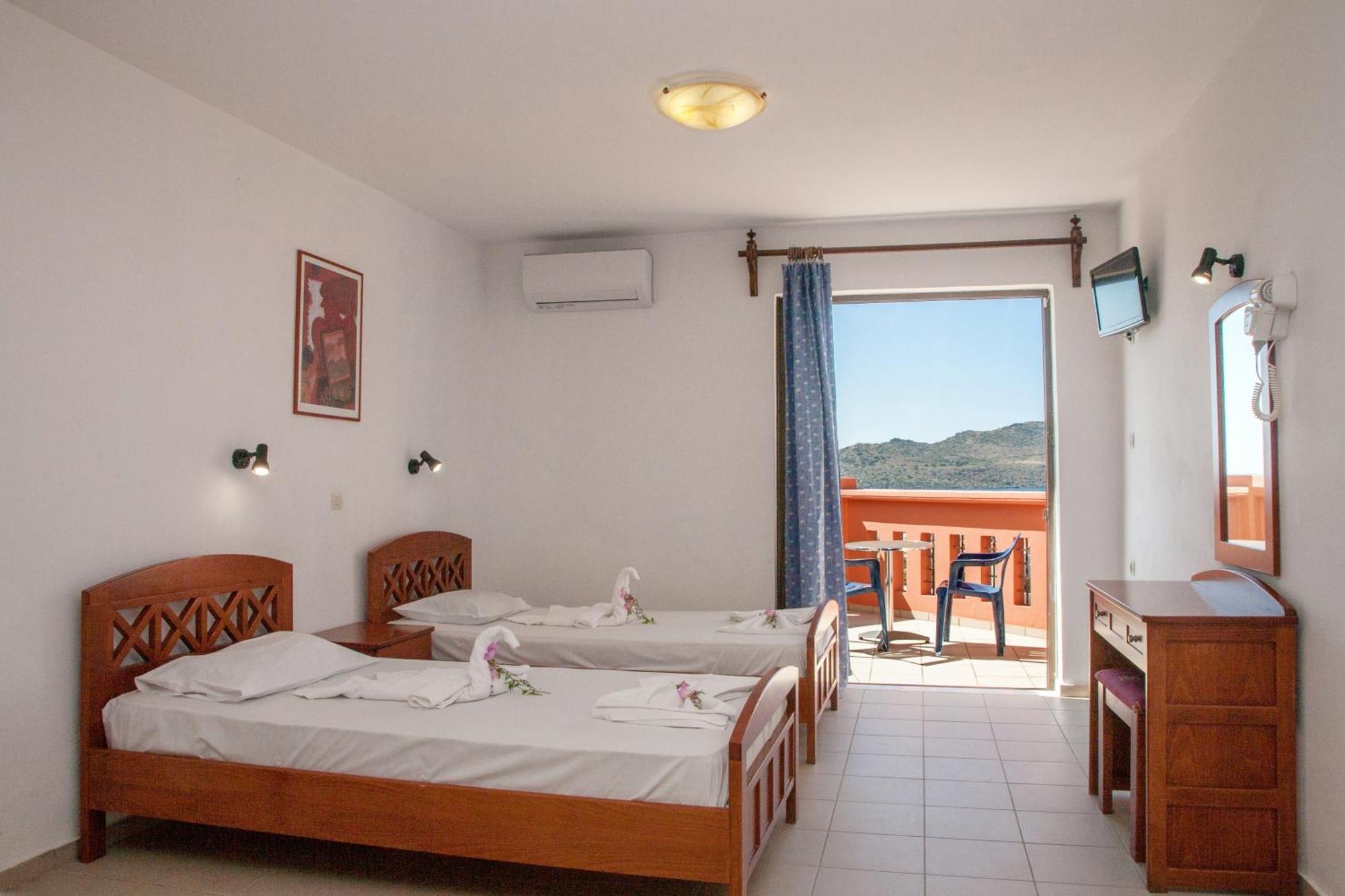 Ekavi Apartments Agia Marina Eksteriør bilde