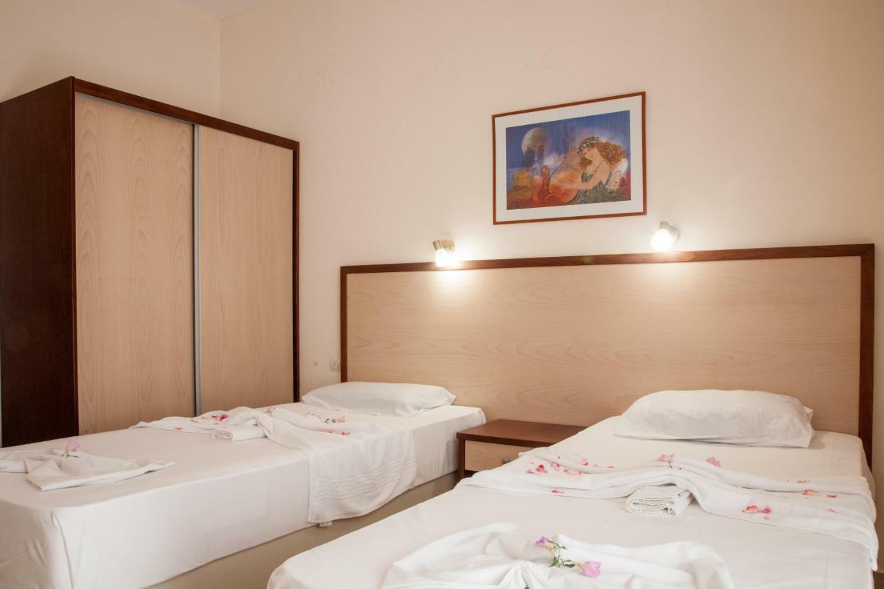 Ekavi Apartments Agia Marina Eksteriør bilde